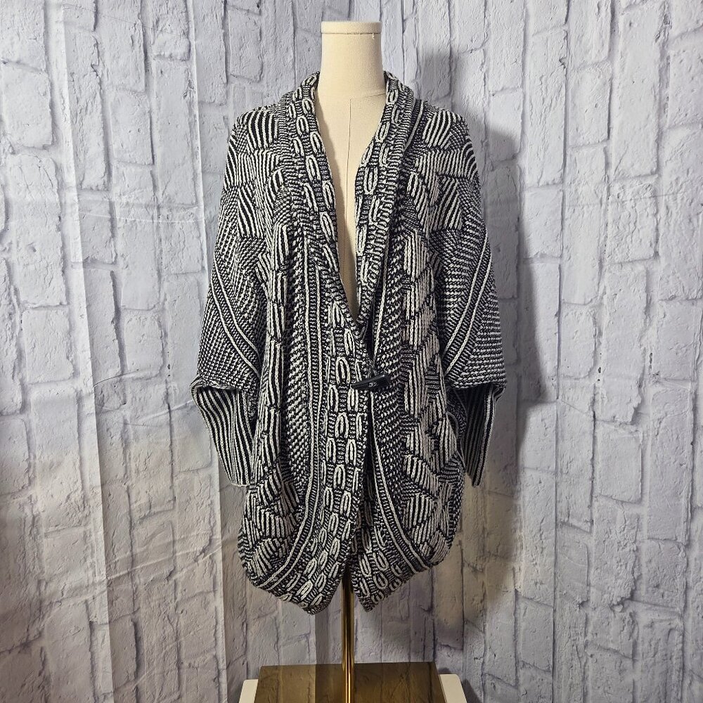 Fylo Extra Large Black White Geometric Print Dolman Sleeve Wool Blend Cardigan